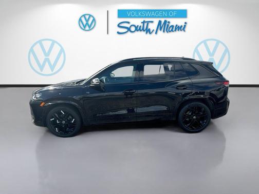Deep Black Pearl 2026 Volkswagen Tiguan 2.0T SE R-Line Black