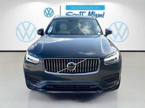 2021 Volvo XC90 T6 Momentum
