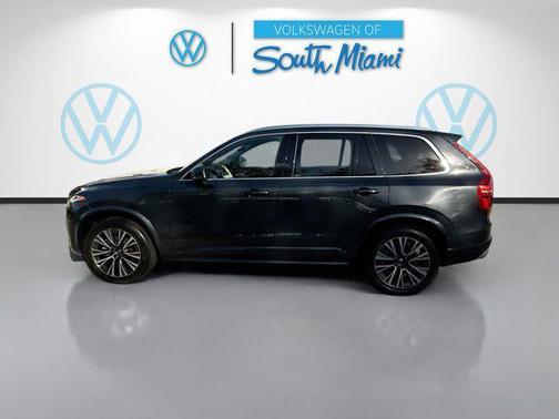 2021 Volvo XC90 T6 Momentum