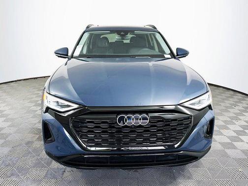 2024 Audi Q8 e-tron Premium Plus