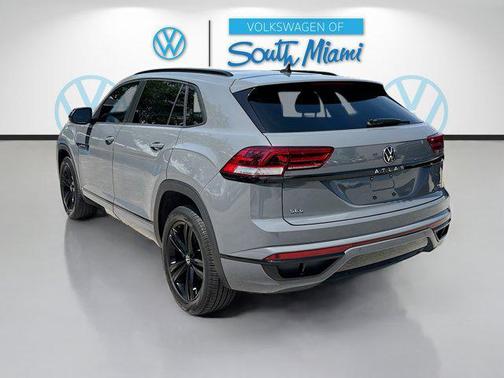 Pure Gray 2023 Volkswagen Atlas Cross Sport 2.0T SEL