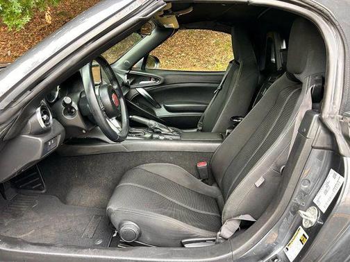 2017 FIAT 124 Spider Base