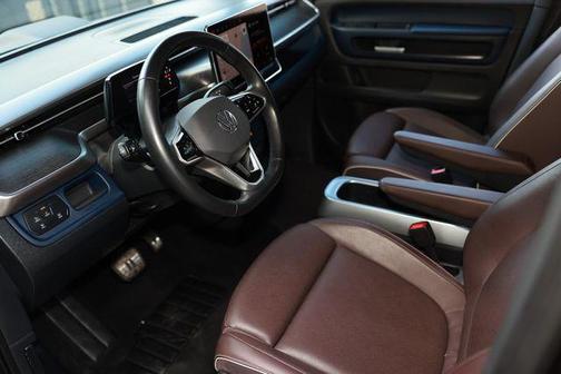 Deep Black Pearl 2025 Volkswagen ID. Buzz Pro S