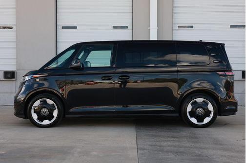 Deep Black Pearl 2025 Volkswagen ID. Buzz Pro S