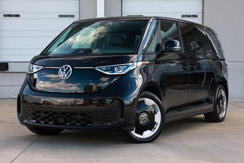 Deep Black Pearl 2025 Volkswagen ID. Buzz Pro S