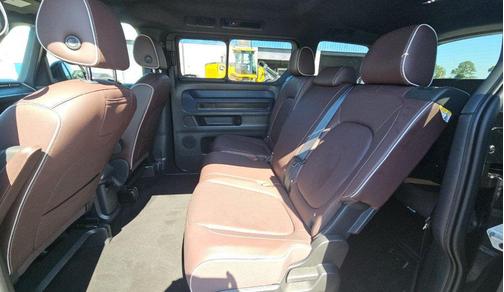 Deep Black Pearl 2025 Volkswagen ID. Buzz Pro S