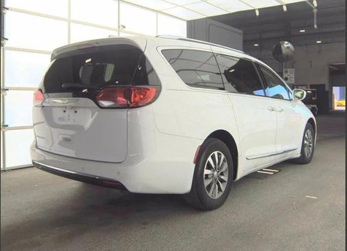 2020 Chrysler Pacifica Touring-L Plus