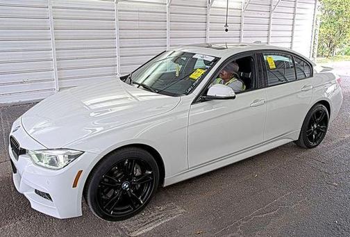 Alpine White 2018 BMW 330 xDrive