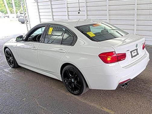 Alpine White 2018 BMW 330 xDrive