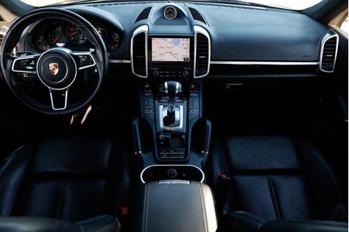 2018 Porsche Cayenne Platinum Edition