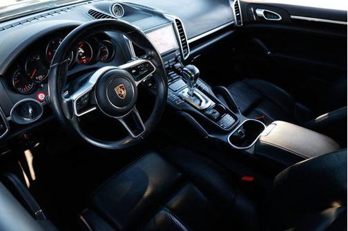 2018 Porsche Cayenne Platinum Edition