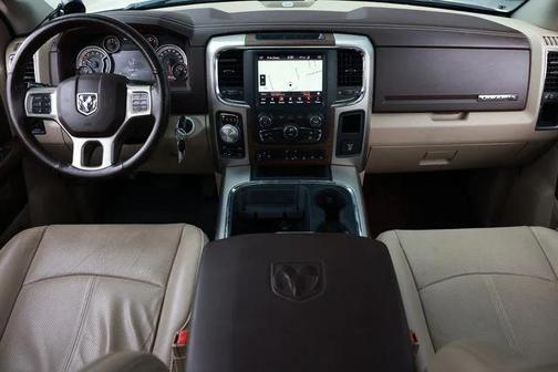 Bright White Clearcoat 2018 RAM 1500 Laramie