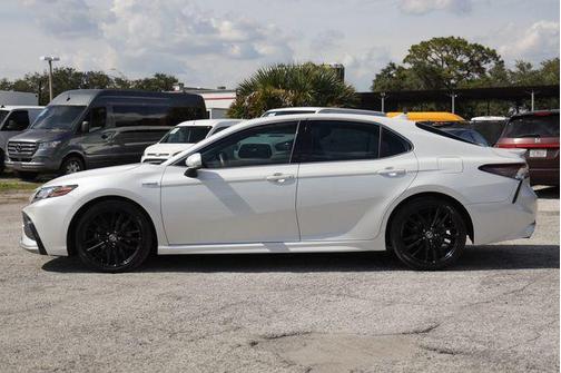 Wind Chill Pearl 2021 Toyota Camry XSE
