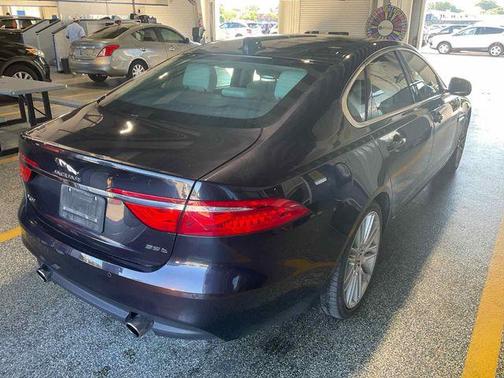 2017 Jaguar XF 35t Prestige