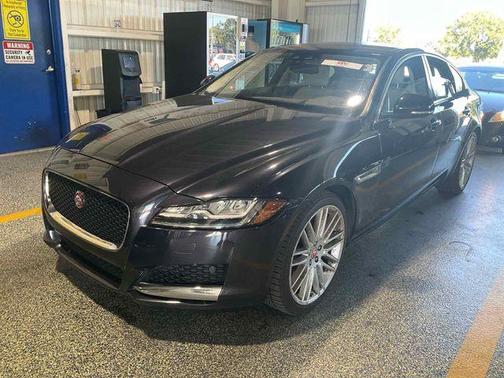 2017 Jaguar XF 35t Prestige