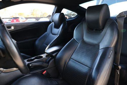 2013 Hyundai Genesis Coupe 3.8 Track