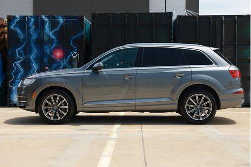 Graphite Gray Metallic 2018 Audi Q7 3.0T Prestige