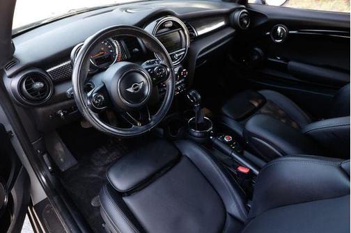 2017 MINI Hardtop Cooper