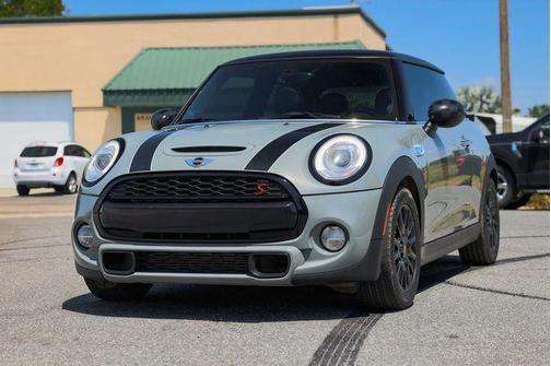 2017 MINI Hardtop Cooper