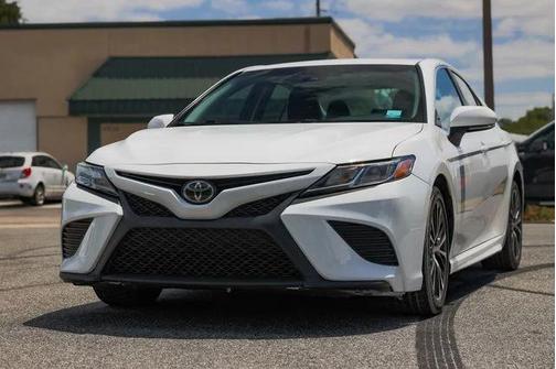 2018 Toyota Camry SE