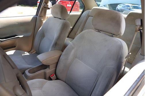 2002 Mitsubishi Galant Base
