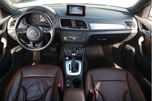 Cortina White 2018 Audi Q3 2.0T Premium