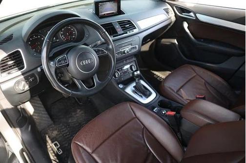 Cortina White 2018 Audi Q3 2.0T Premium