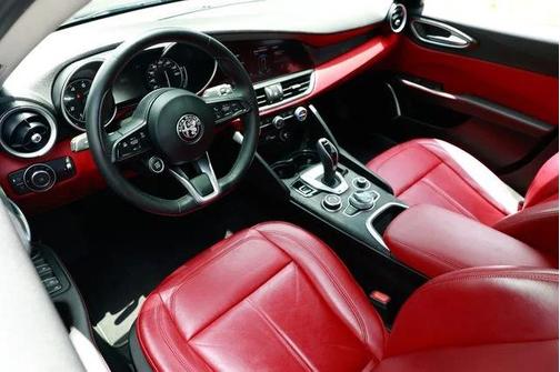 2021 Alfa Romeo Giulia Base