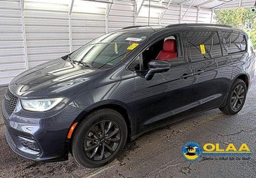 Brilliant Black Crystal Pearlcoat 2021 Chrysler Pacifica Limited