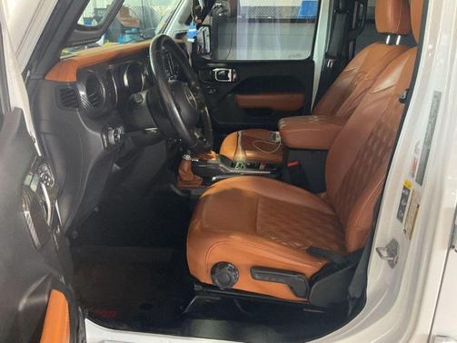 Bright White Clearcoat 2020 Jeep Gladiator Sport S