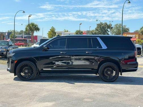 2023 Cadillac Escalade ESV Luxury
