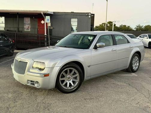 2005 Chrysler 300C Base