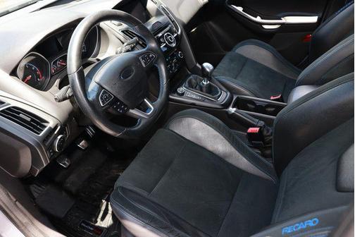 Ingot Silver 2016 Ford Focus RS Base