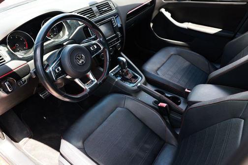 Cardinal Red Metallic 2017 Volkswagen Jetta GLI