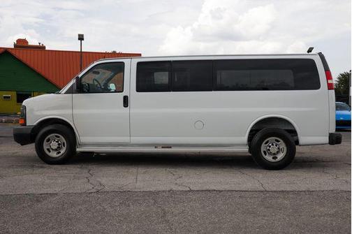 Special Paint 2012 Chevrolet Express 3500 LS