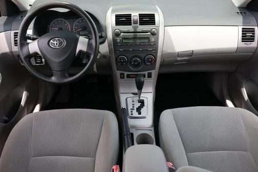 Classic Silver Metallic 2011 Toyota Corolla LE