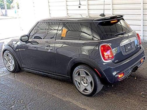 Moonwalk Gray Metallic 2015 MINI Hardtop Cooper S