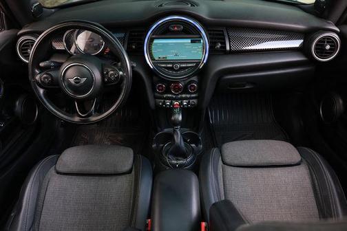 Moonwalk Gray Metallic 2015 MINI Hardtop Cooper S