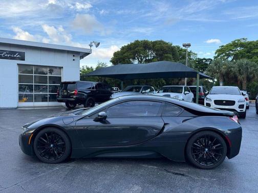 2019 BMW i8 Pure Impulse World