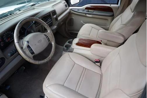 Oxford White 2000 Ford Excursion Limited