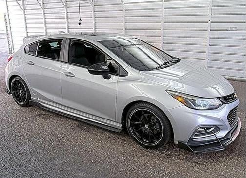 Silver Ice Metallic 2017 Chevrolet Cruze LT