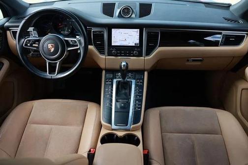 Rhodium Silver Metallic 2017 Porsche Macan Macan