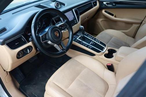 Rhodium Silver Metallic 2017 Porsche Macan Macan