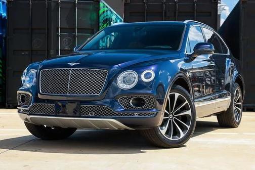 Dark Sapphire Metallic 2017 Bentley Bentayga W12