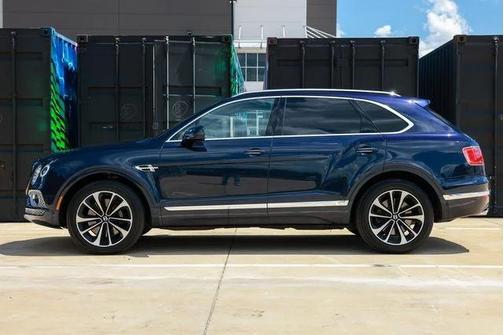 Dark Sapphire Metallic 2017 Bentley Bentayga W12