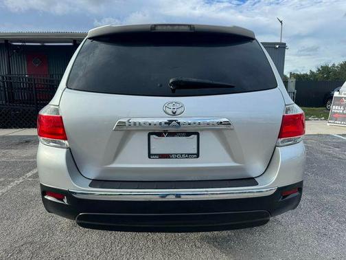 2012 Toyota Highlander SE