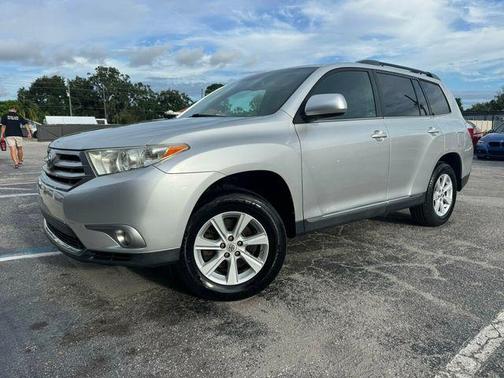 2012 Toyota Highlander SE