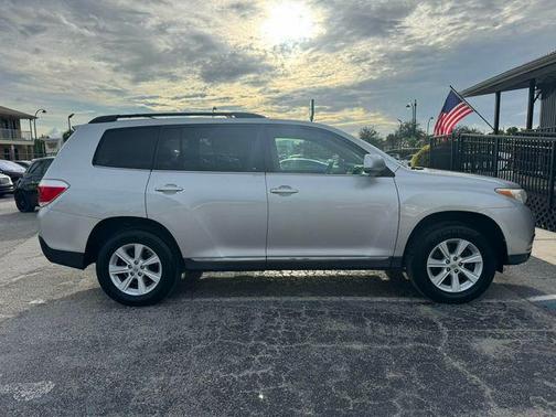 2012 Toyota Highlander SE