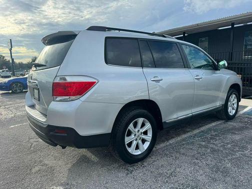 2012 Toyota Highlander SE