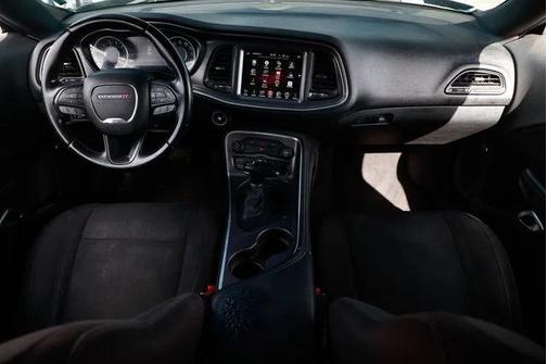 Pitch Black Clearcoat 2016 Dodge Challenger R/T